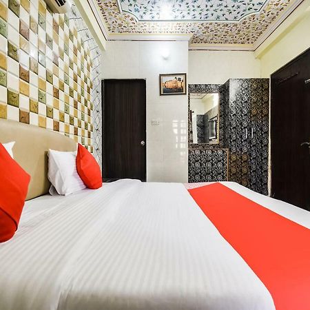 Oyo 48665 Kesar Palace Ámbér Kültér fotó