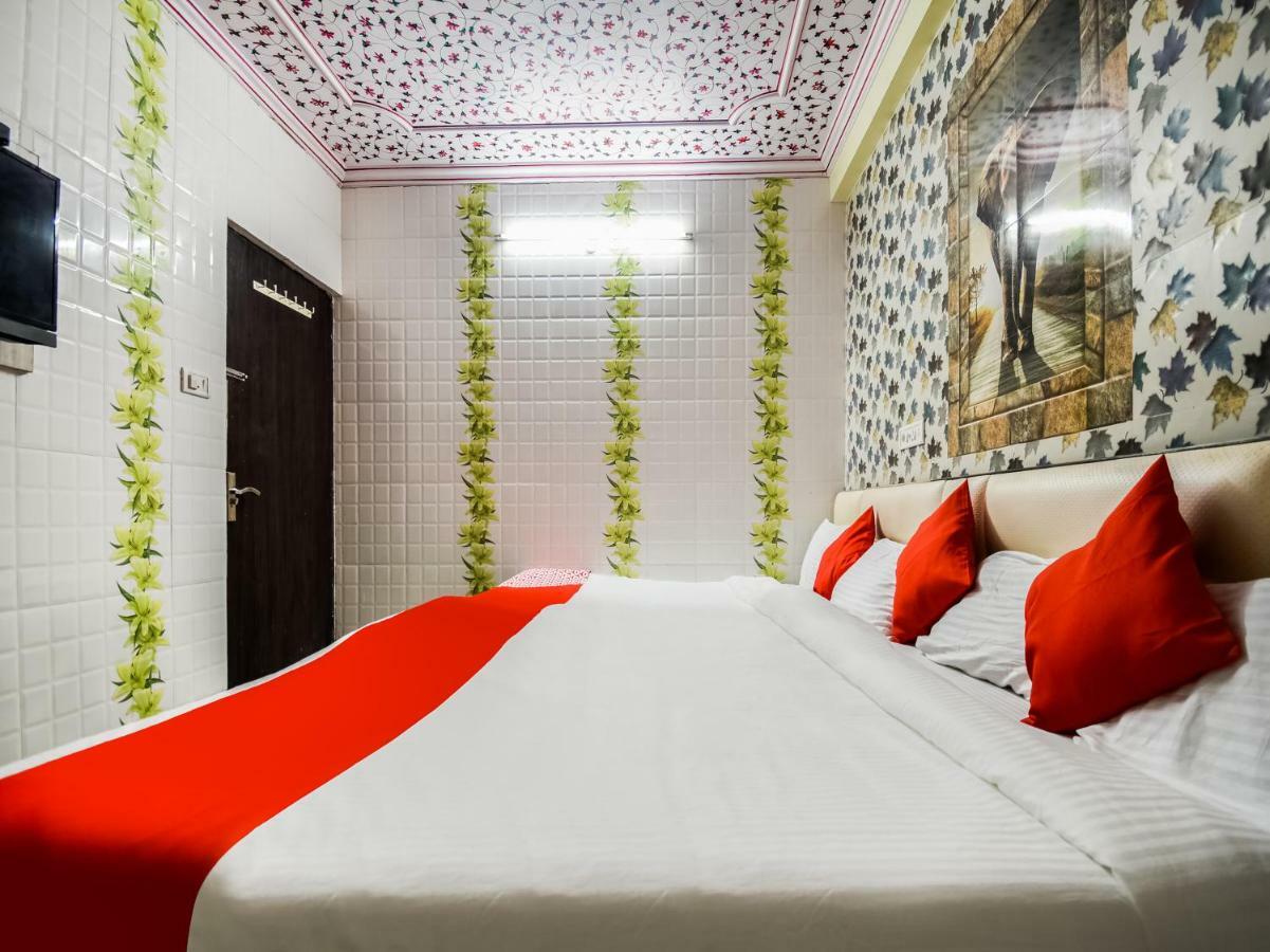Oyo 48665 Kesar Palace Ámbér Kültér fotó