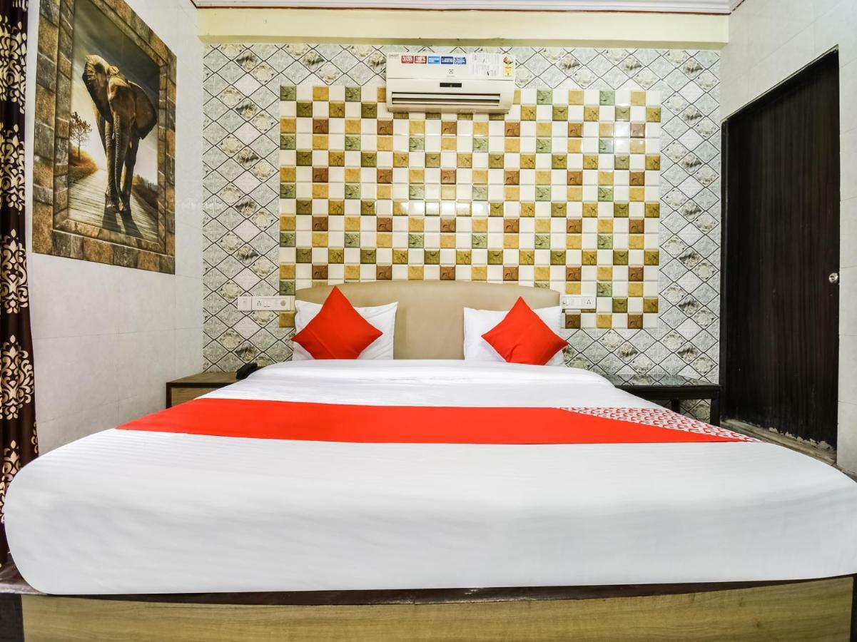 Oyo 48665 Kesar Palace Ámbér Kültér fotó