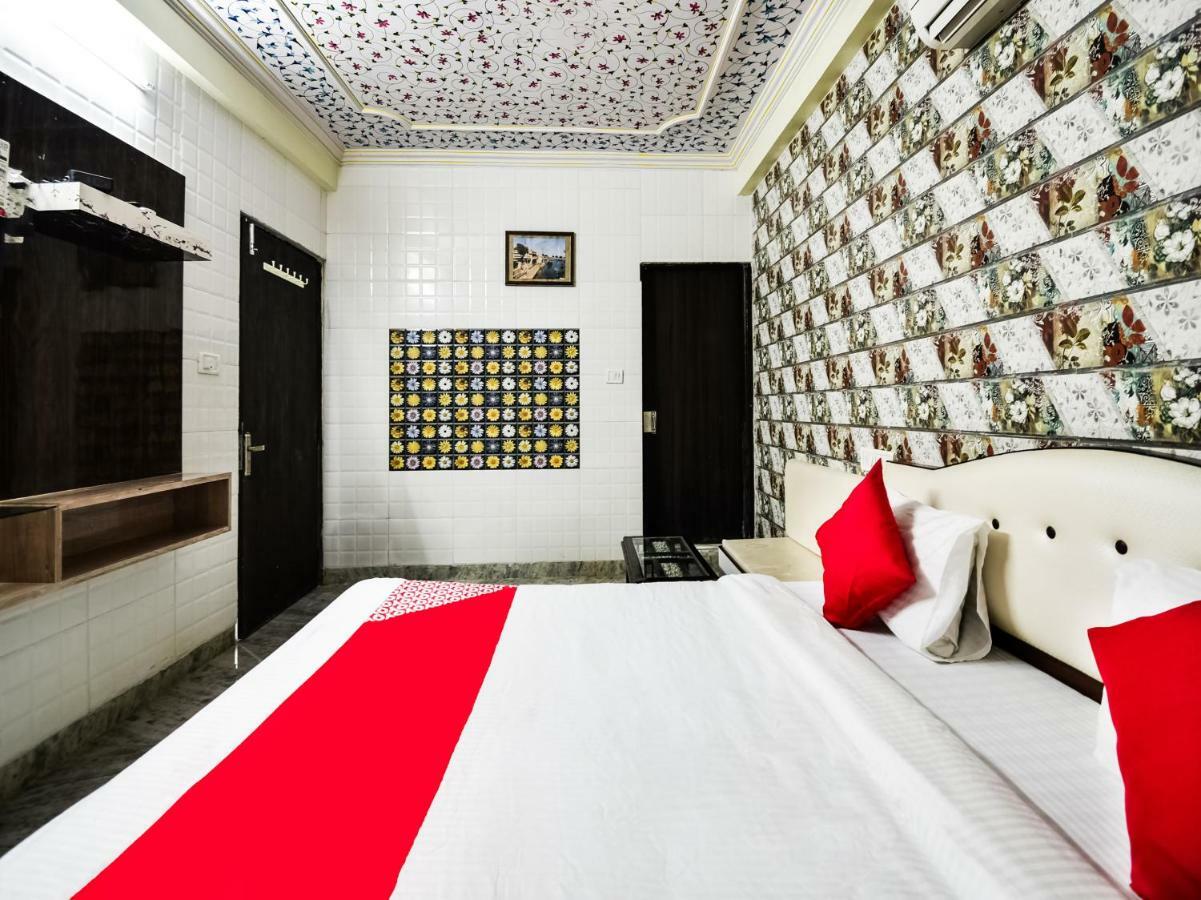 Oyo 48665 Kesar Palace Ámbér Kültér fotó