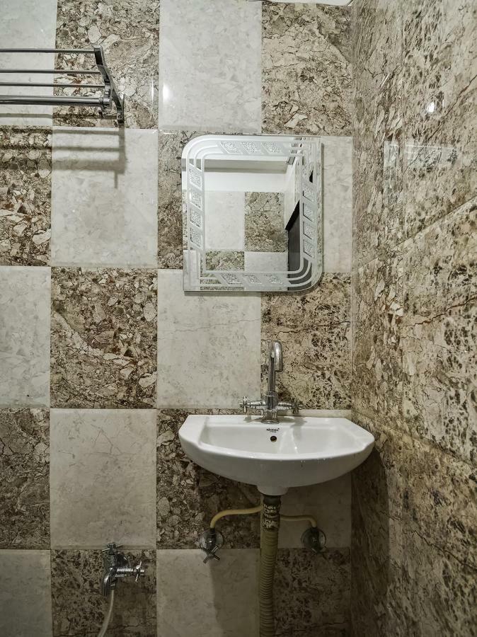 Oyo 48665 Kesar Palace Ámbér Kültér fotó