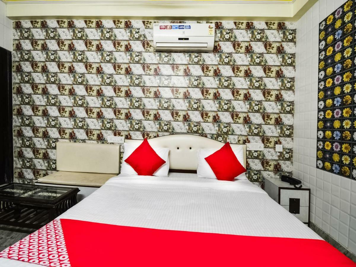 Oyo 48665 Kesar Palace Ámbér Kültér fotó
