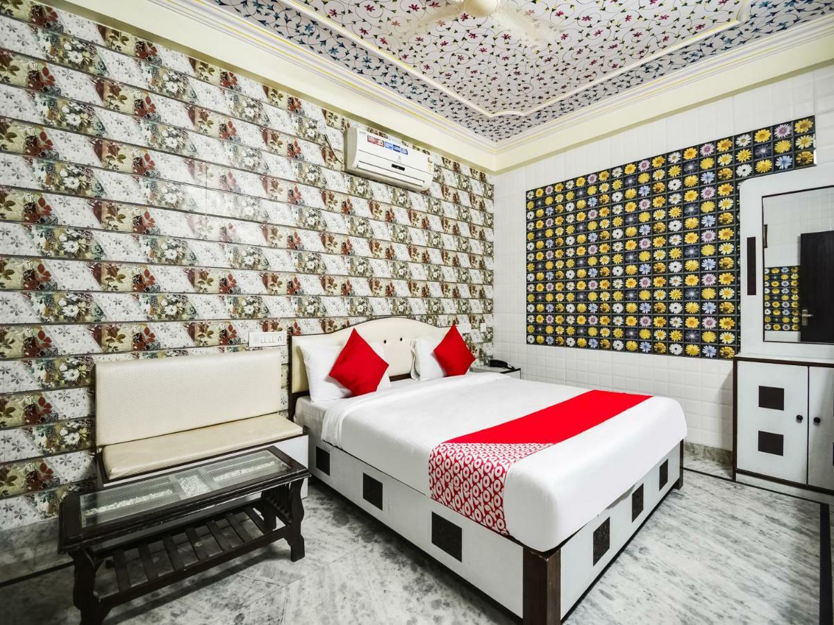 Oyo 48665 Kesar Palace Ámbér Kültér fotó