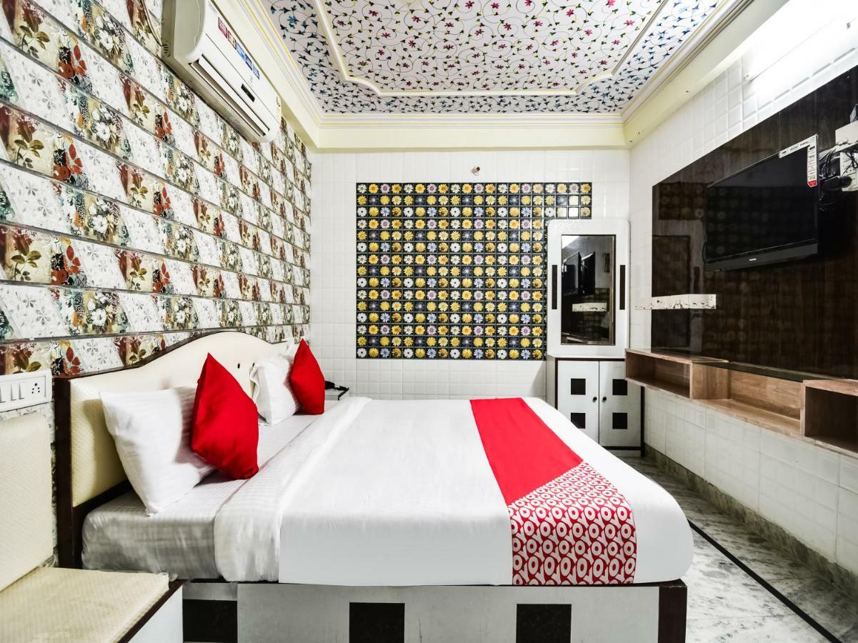Oyo 48665 Kesar Palace Ámbér Kültér fotó